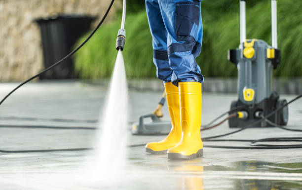 Best Roof Power Washing Services  in Roberts, WI