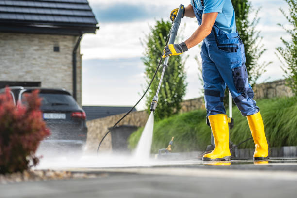 Why Choose Our Certified Pressure Washing Experts for Your Project Needs in Roberts, WI?